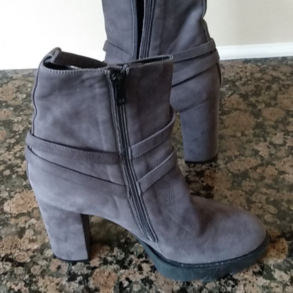 Boots - Picture 7 of 7